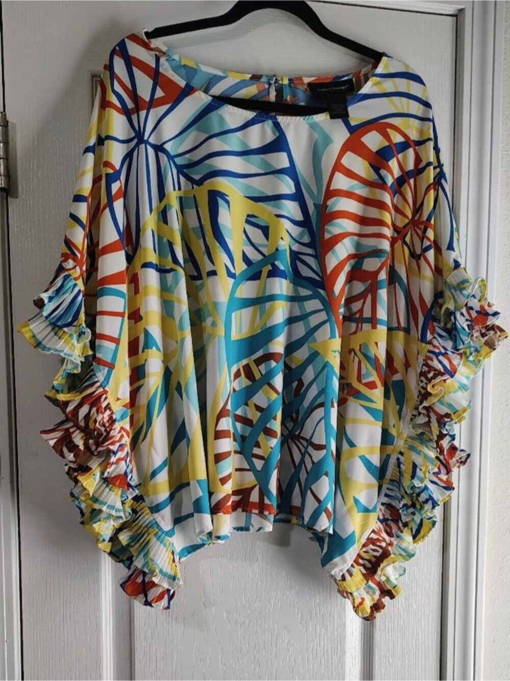 Multi-color top